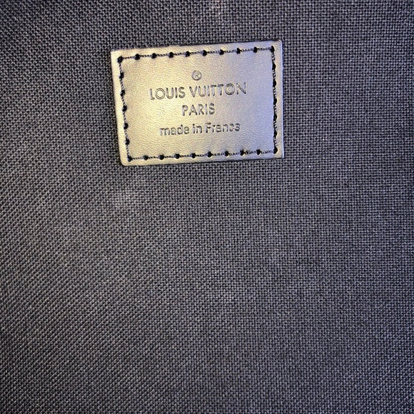 Louis Vuitton - Picture 12 of 14